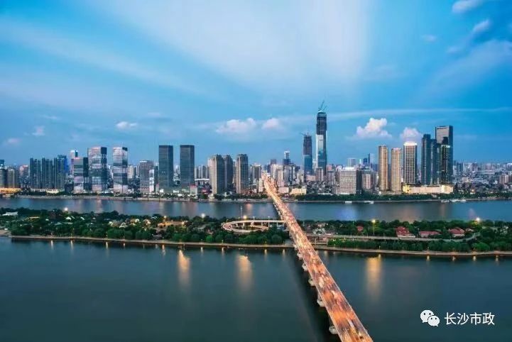 以城市，見(jiàn)未來(lái)；與城市，共成長(zhǎng)